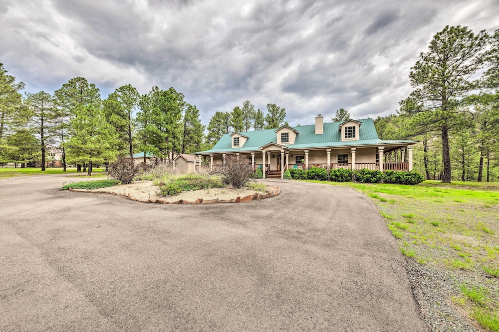 Spacious Ruidoso Retreat on 6 Gated Acres in Ruidoso, United States