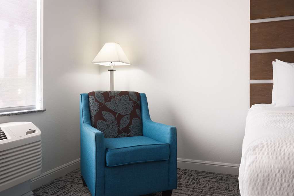 Best Western Plus College Station Inn & Suites - photo 26