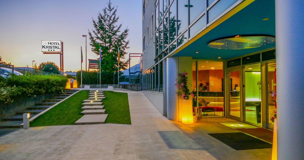Kristal - carbon neutral hotel in Zane