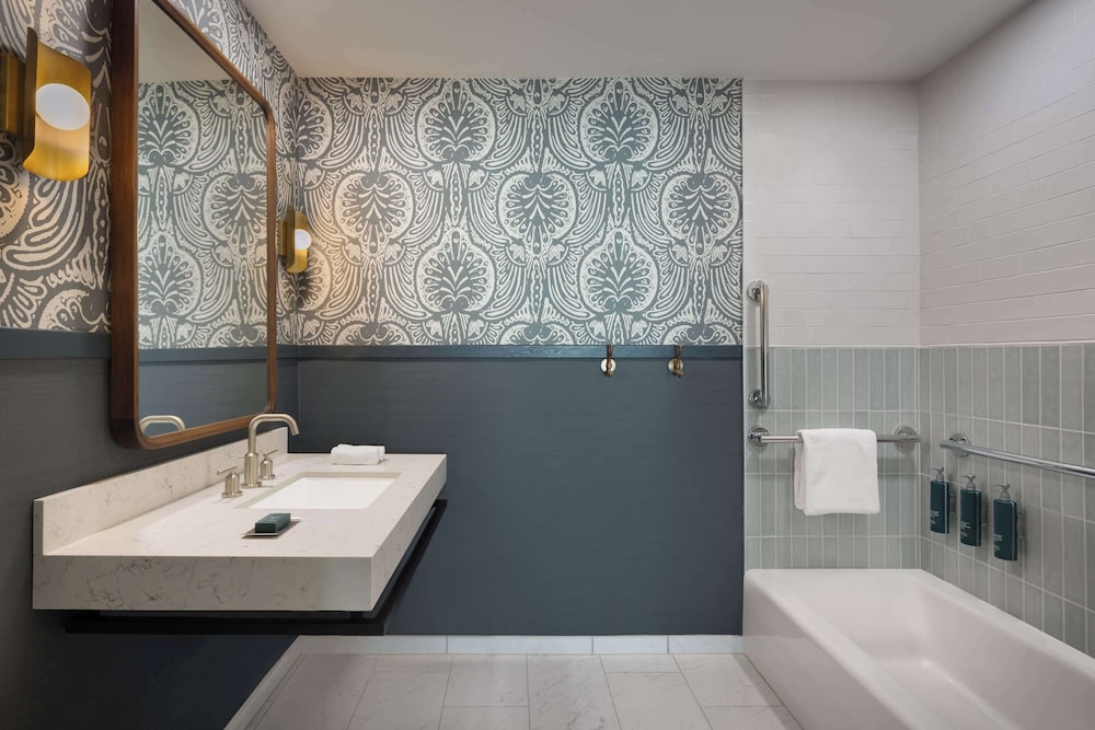 DoubleTree Suites by Hilton Hotel Lexington - photo 42