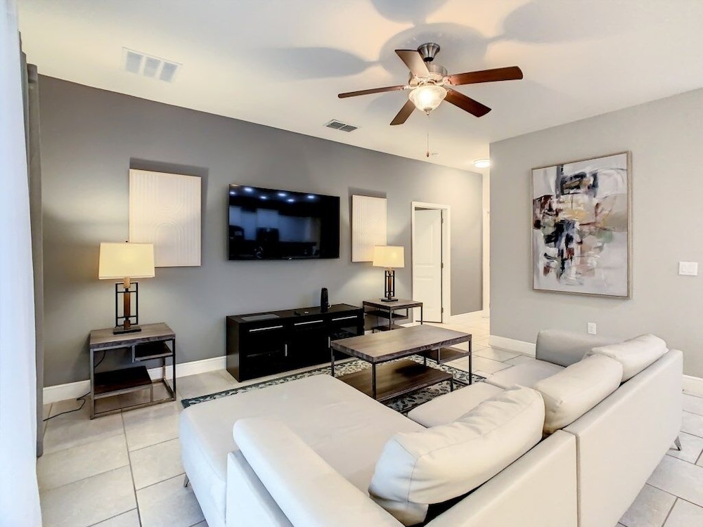 Fun Games & Relaxation At Solterra Resort 6 Bedroom Home by Redawning - photo 17