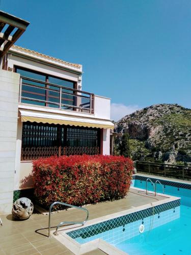 Villa 47 — 4-Star Luxury Hotel in Keratea, Greece