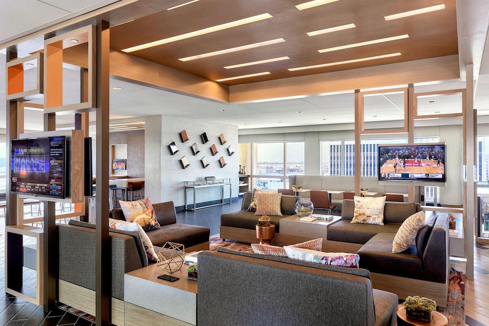Los Angeles Airport Marriott - photo 58
