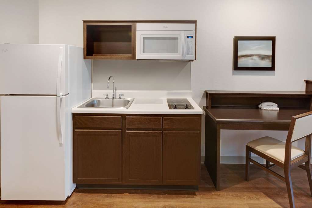 WoodSpring Suites Las Colinas Northwest Dallas - photo 9
