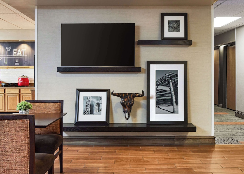 Hampton Inn Taos - photo 3