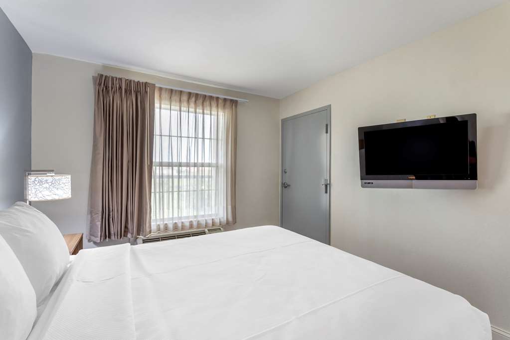 MainStay Suites Port Arthur Beaumont South - photo 12