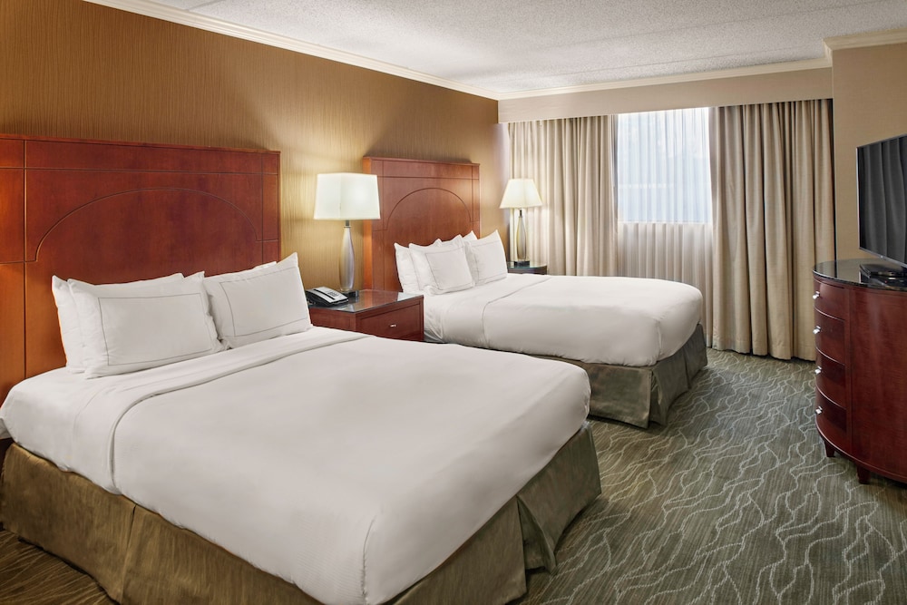DoubleTree by Hilton Akron Fairlawn - photo 12
