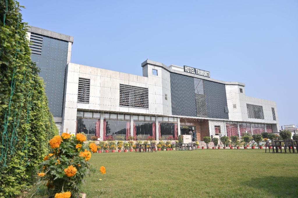 Hotel Trimurti in Ajodhya, India