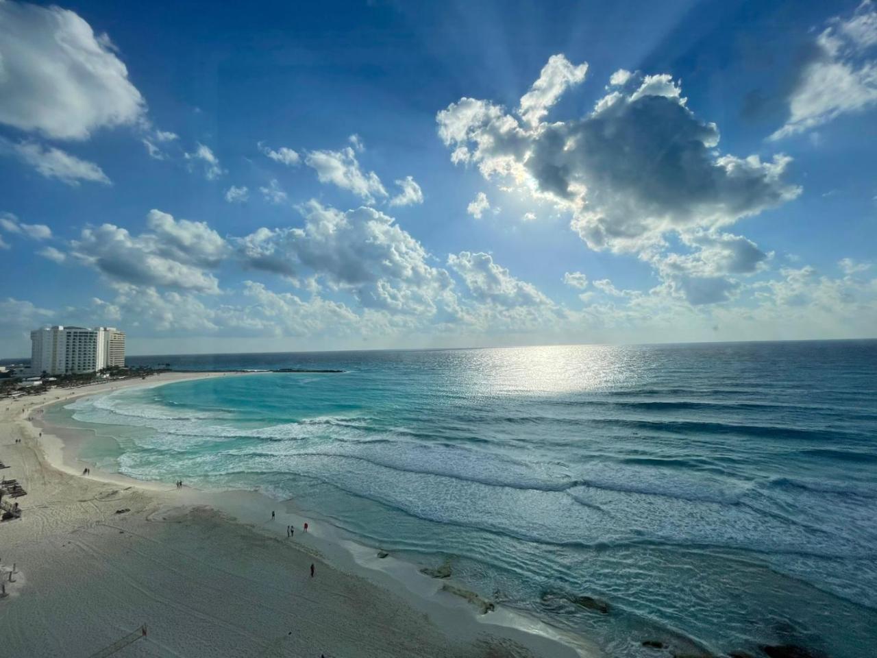 Espectacular Beach & Laguna View Cancun At Salvia Condominiums — 4-Star Luxury Hotel in Cancun, Mexico
