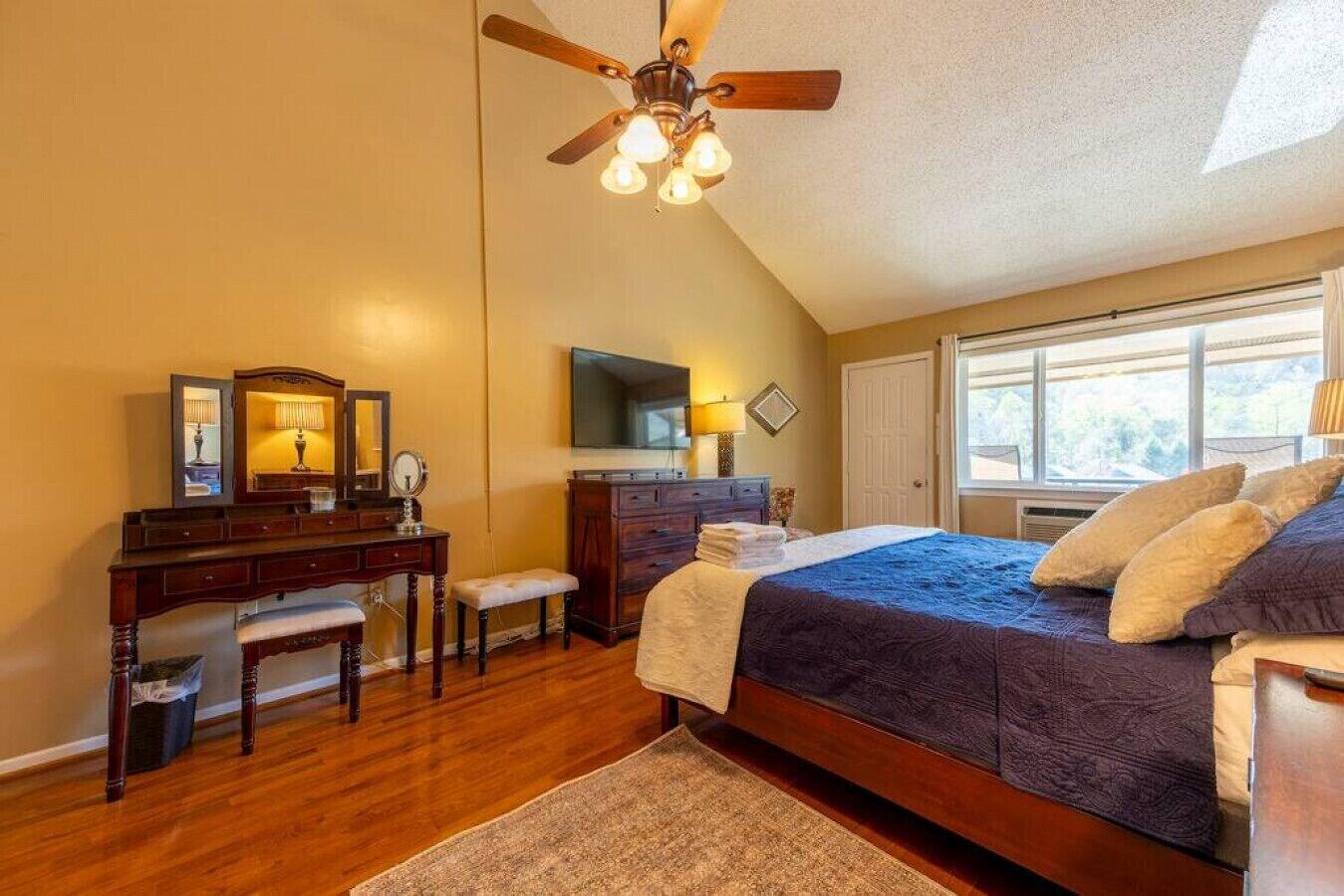 Bald Mountain Lake Escape in Lake Lure, United States