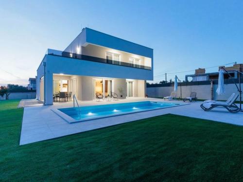 Stunning Villa Marea with a private pool — 4-Star Luxury Hotel in Vrsi, Croatia
