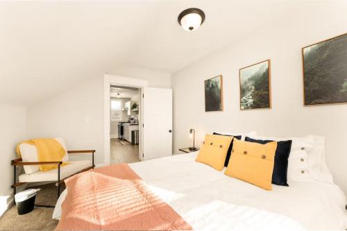 The Larks Nest A Gem in a Tranquil Neighborhood in Great Falls, United States