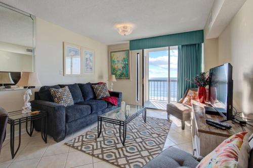 Oceanfront Waterpointe 1 Unit 806 3 bedroom 2 bath Balcony Pools — 4-Star Luxury Hotel in North Myrtle Beach, United States
