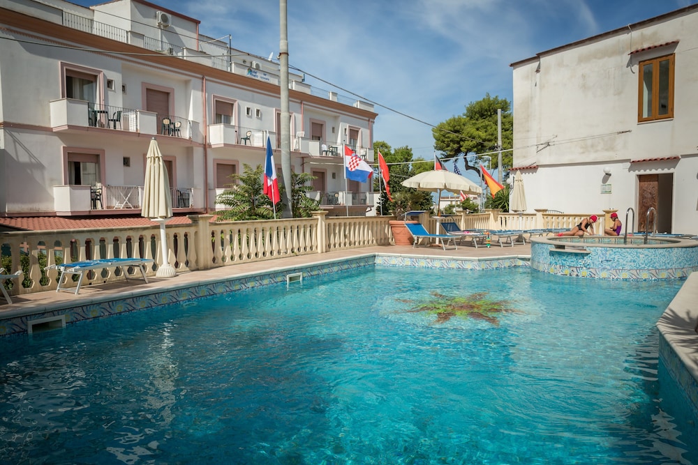 Hotel Pineta — hotel in Vico Del Gargano
