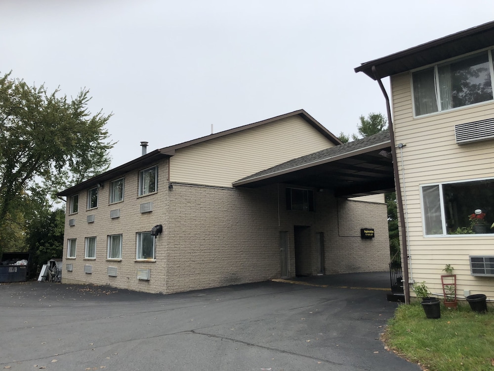 Latham Inn - photo 3