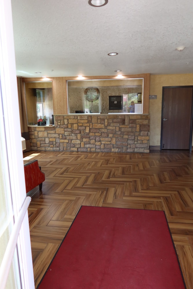 West Worth Inn and Suites - photo 2