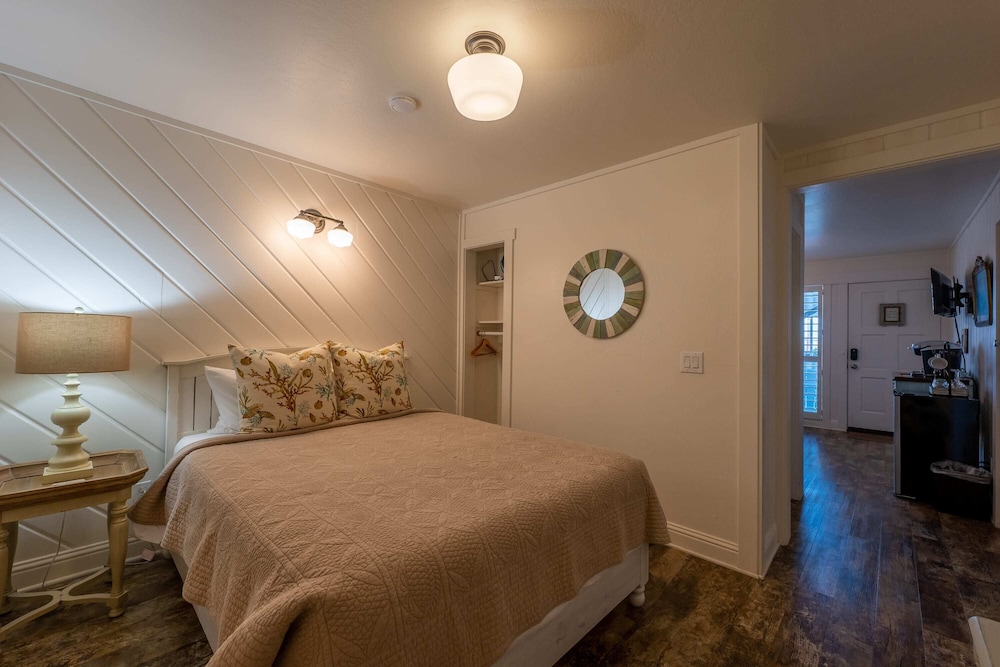 Bandon Marina Inn - photo 32