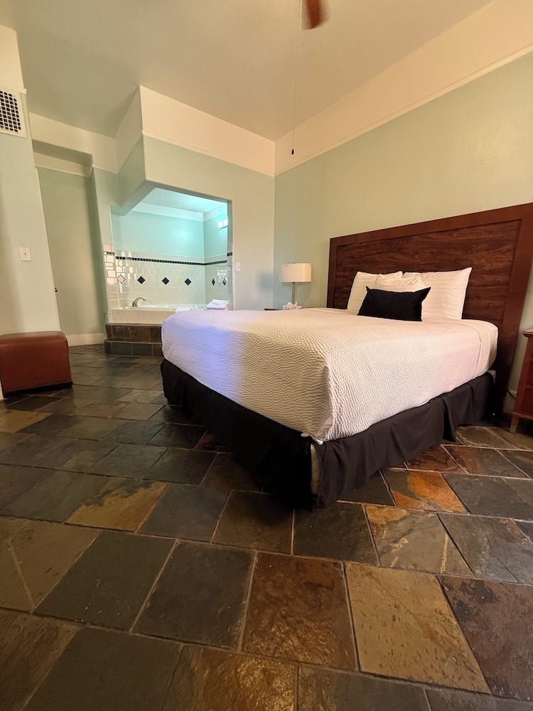 The Gadsden Hotel - photo 20
