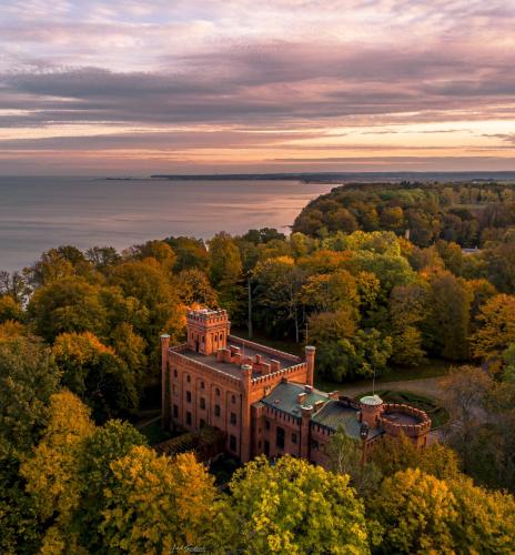 Zamek Rzucewo — 4-Star Luxury Hotel in Mrzezino, Poland