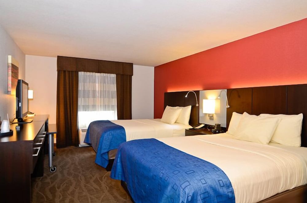 Astoria Hotel and Event Center - photo 13