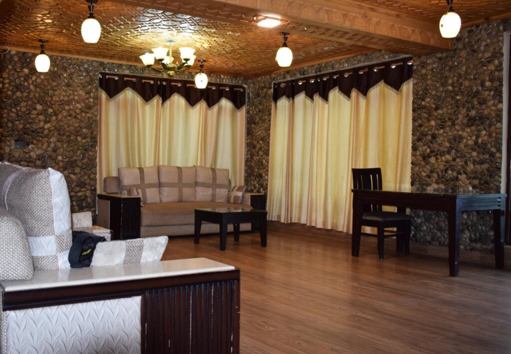 Divine Inn Sonmarg — Chamba