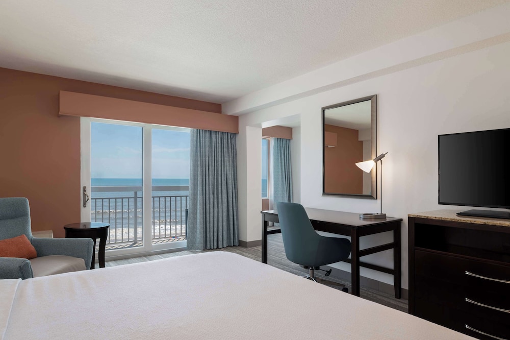 Hilton Garden Inn Daytona Beach Oceanfront - photo 7