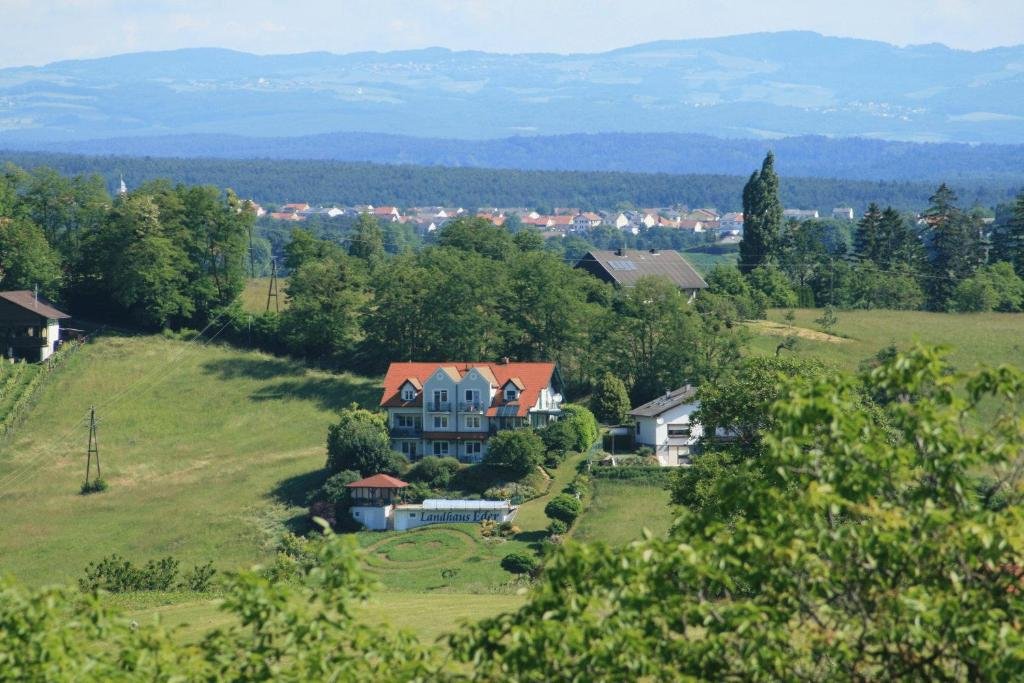 Landhaus Eder — 4-Star Luxury Hotel in Stegersbach, Austria