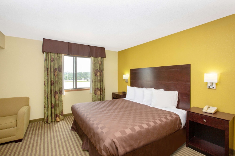 AmericInn by Wyndham Council Bluffs - photo 10