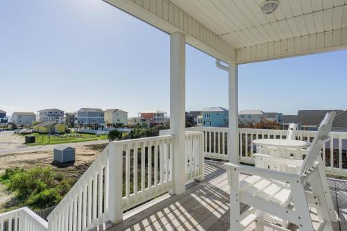 Kiki Hut by Oak Island Accommodations - photo 28