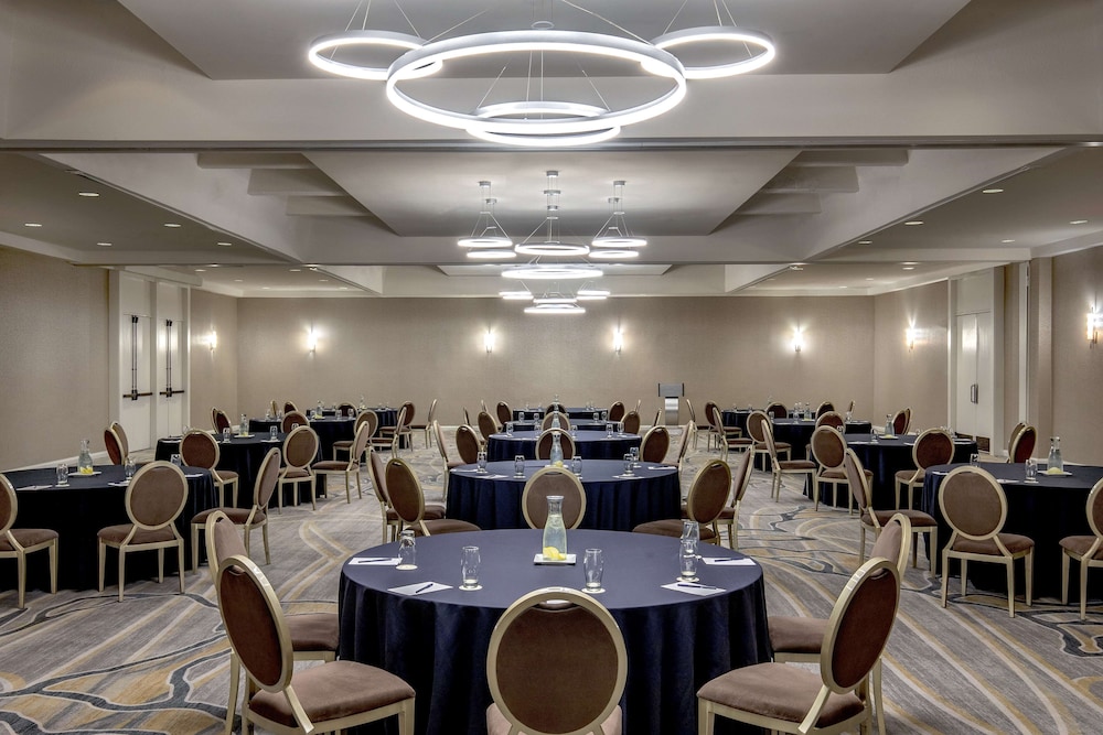 DoubleTree by Hilton Chicago North Shore Conference Center - photo 45