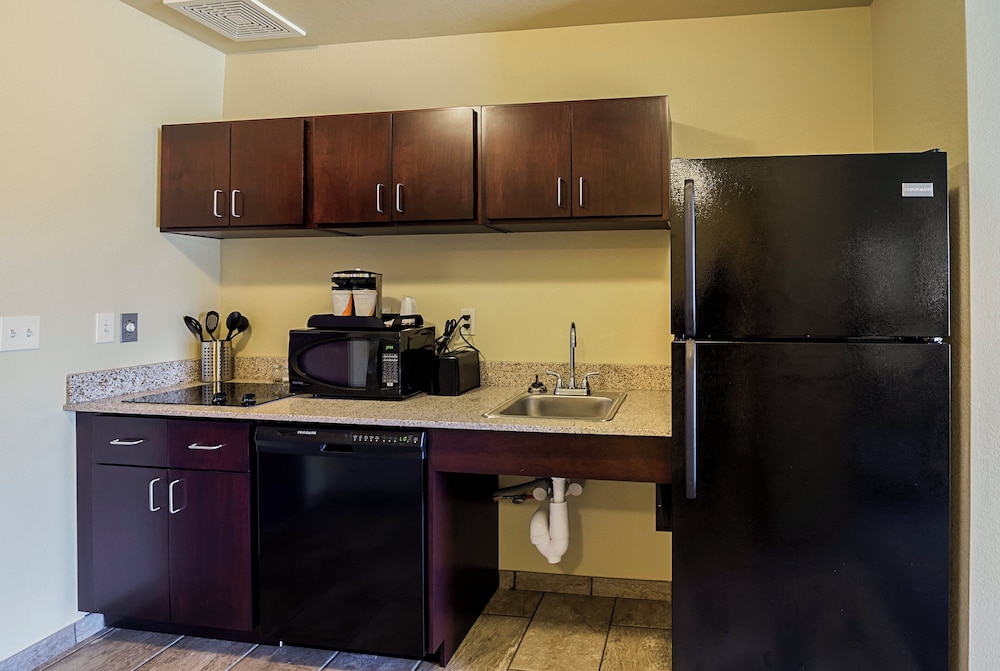 Cobblestone Inn & Suites Altamont - photo 18