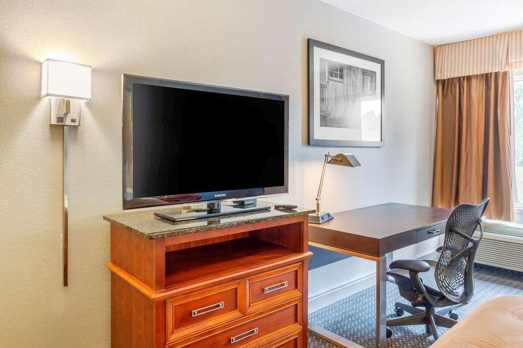 Quality Inn & Suites Apex Holly Springs - photo 16