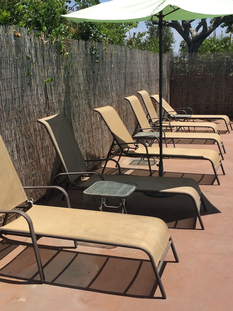 Anaheim Executive Inn & Suites - photo 111