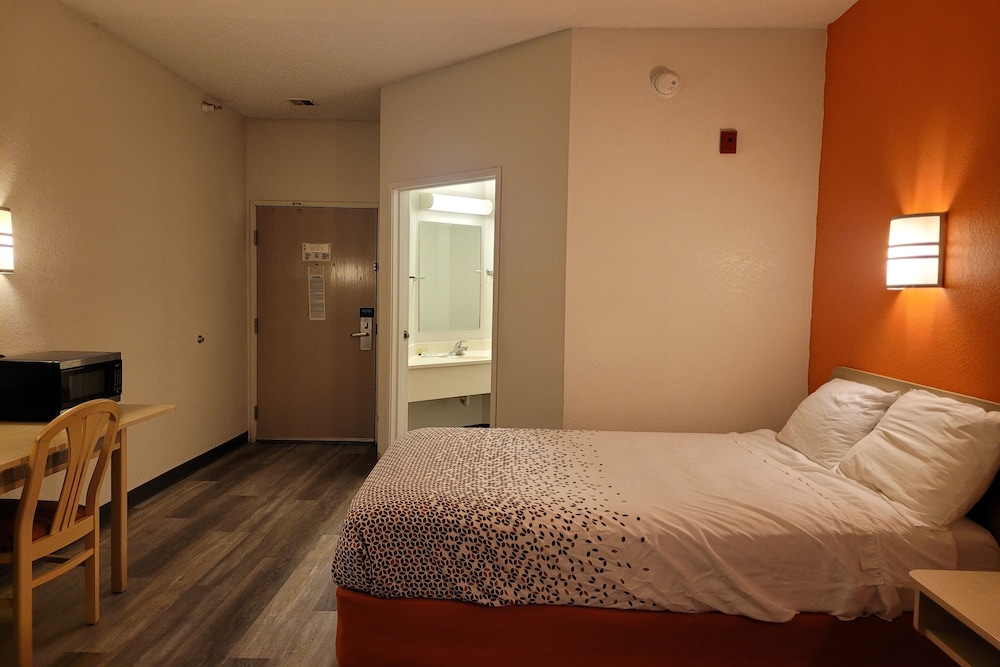 Modern Stay 39 Lakeview By OYO Minonk - photo 21