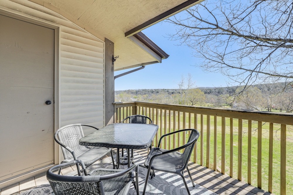 5 Mi to Strip Pointe Royale Condo w Indoor Pool — 4-Star Luxury Hotel in Branson, United States