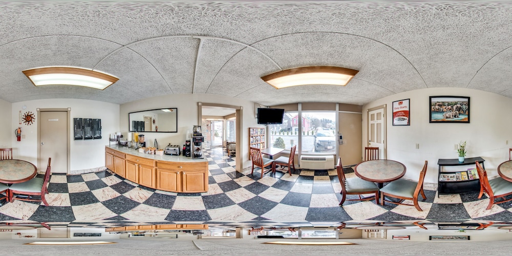 Econo Lodge - photo 24