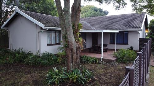 The Cottage — 4-Star Luxury Hotel in None, South Africa
