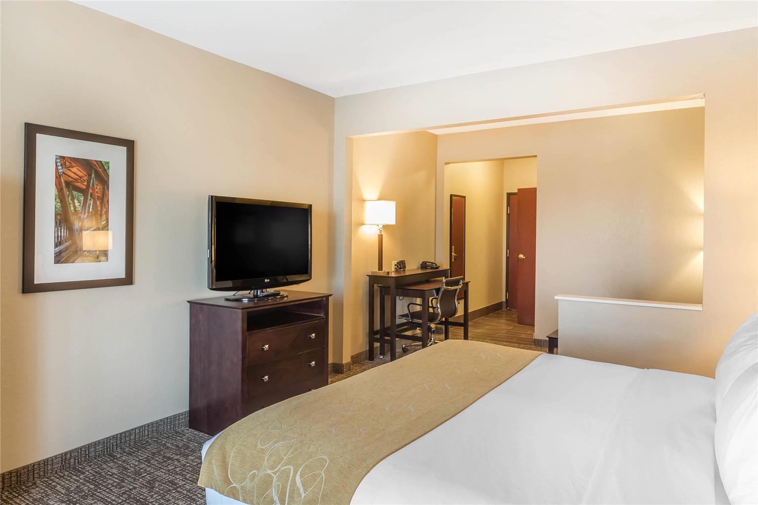 Comfort Suites Fort Wayne North - photo 9