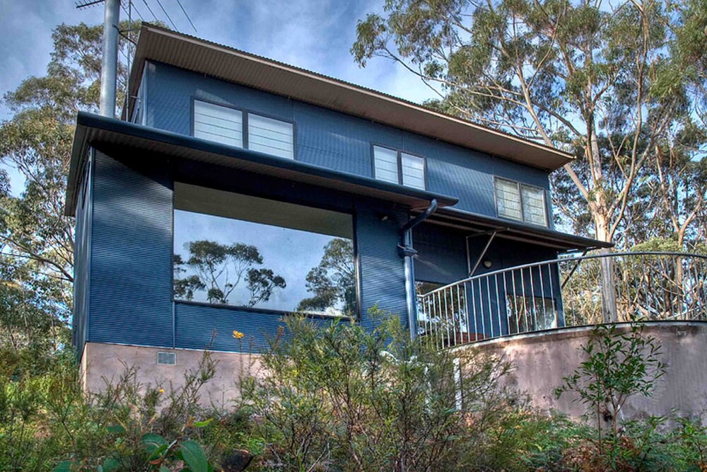Delmonte - carbon neutral hotel in Sydney
