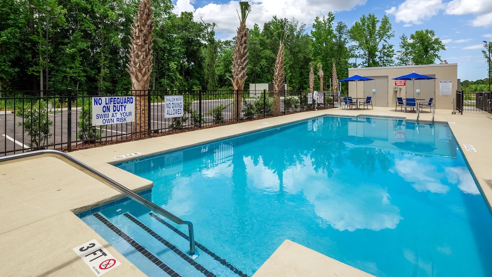 Holiday Inn Express & Suites Latta by IHG - photo 27