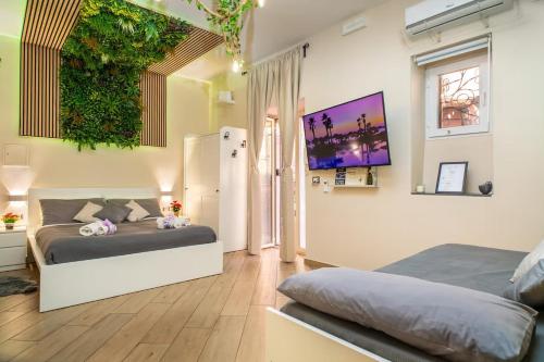 Tropical Holiday House — 4-Star Luxury Hotel in Catania, Italy