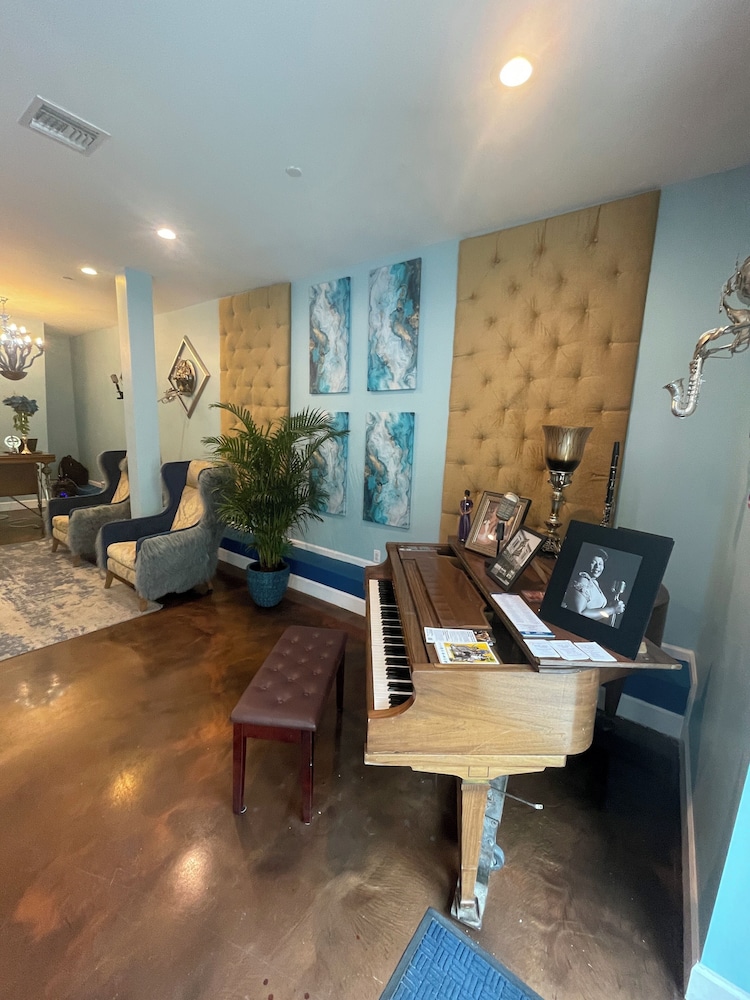 Dunns Josephine Hotel - photo 6