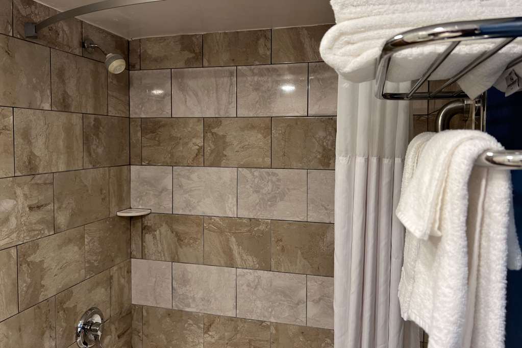 Quality Inn & Suites Louisville East - photo 14