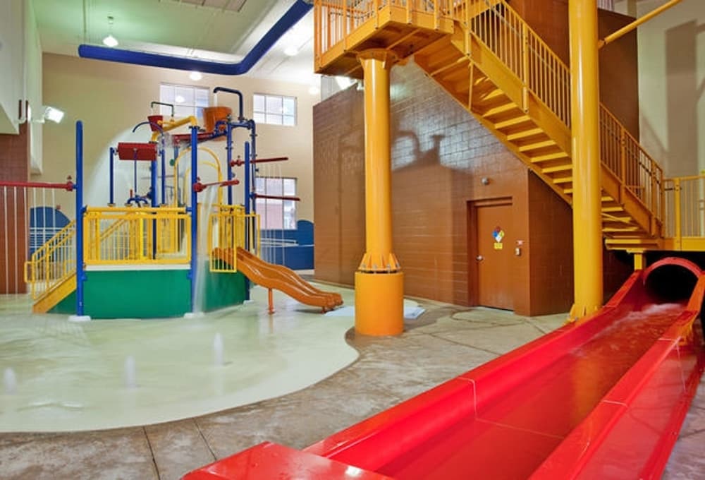 Holiday Inn Omaha Downtown Waterpark by IHG - photo 55