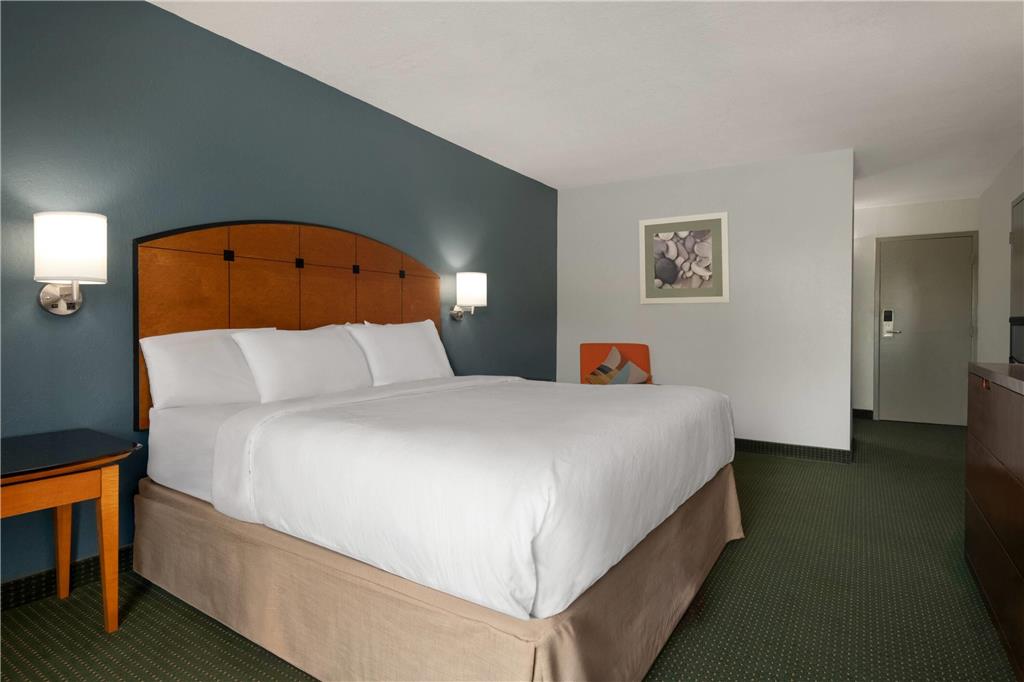 Baymont by Wyndham Salem Roanoke Area - photo 18