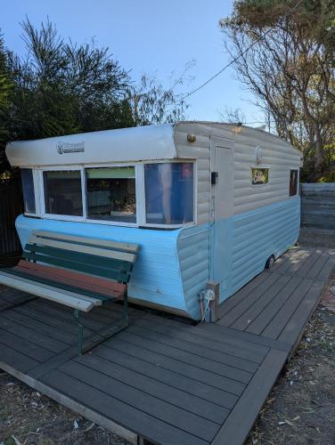 Far View Pets Linen Wi Fi Netflix Caravan — Inverloch