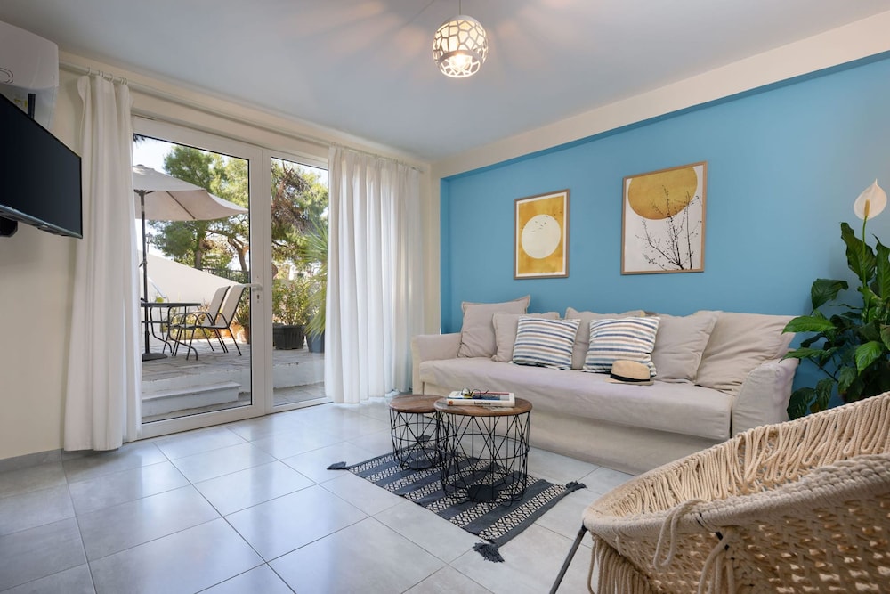 Blupine Residences — hotel in Vouliagmeni