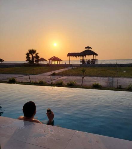Hermosa Casa Con Piscina Frente Al Mar Primera Fila — 4-Star Luxury Hotel in Chincha Baja, Peru