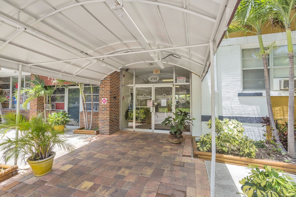 Palm Grove Inn - photo 17