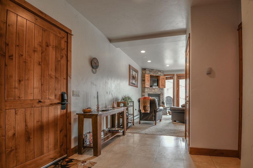 Antlers Gulch 501 by SummitCove Vacation Lodging in Keystone, United States